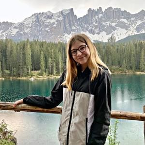 Meet your Posher, Valérie